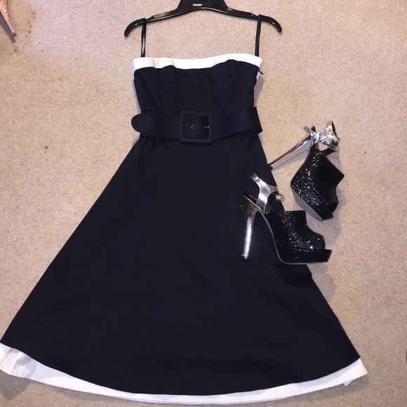 Dress - Picture 1 of 4